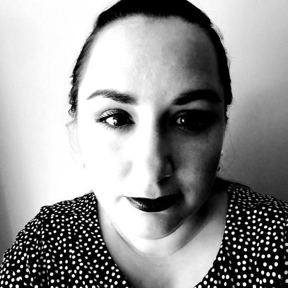 Like to bookmark my closet, @petitenoirenoire - Picture 2 of 5